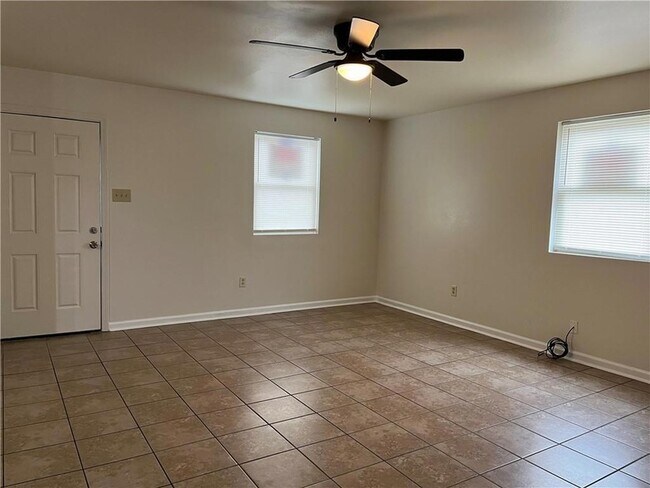 Building Photo - 4230 N Claiborne Ave