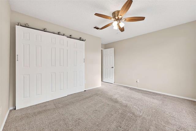 Building Photo - 2124 Newport Dr