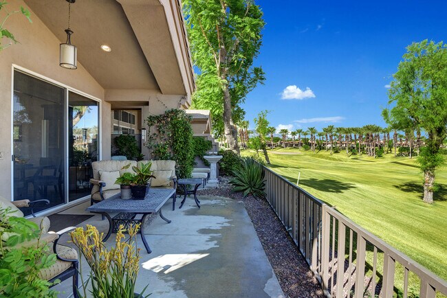 Building Photo - 440 Desert Holly Dr