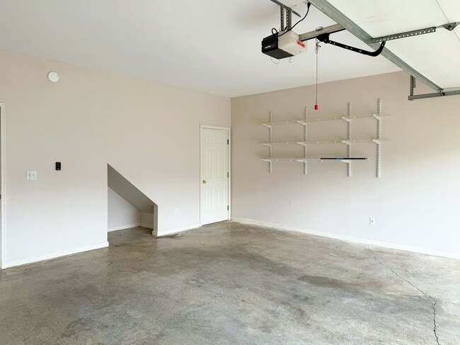 Building Photo - 224 Lakewood Cir