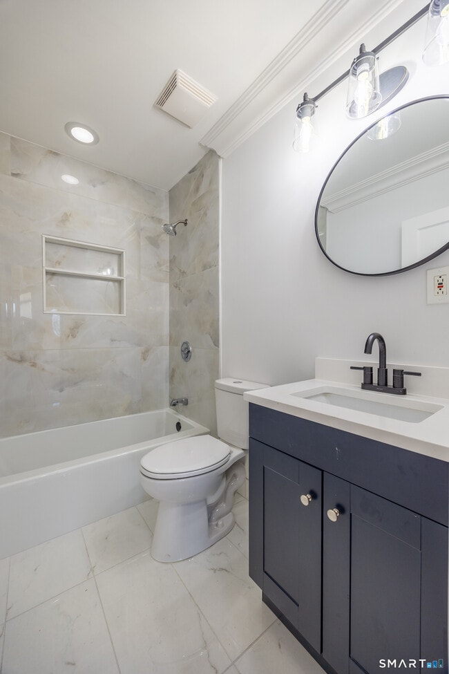 Building Photo - 7 Ann St