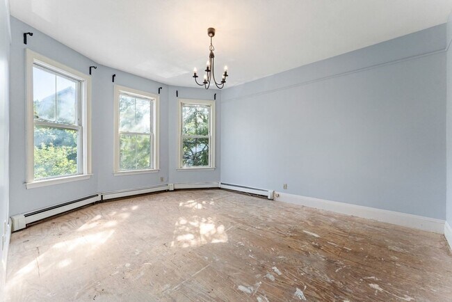 Building Photo - 42-44-44 Woodlawn St