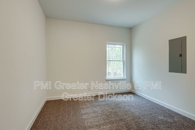 Building Photo - 732 Lucas Rd