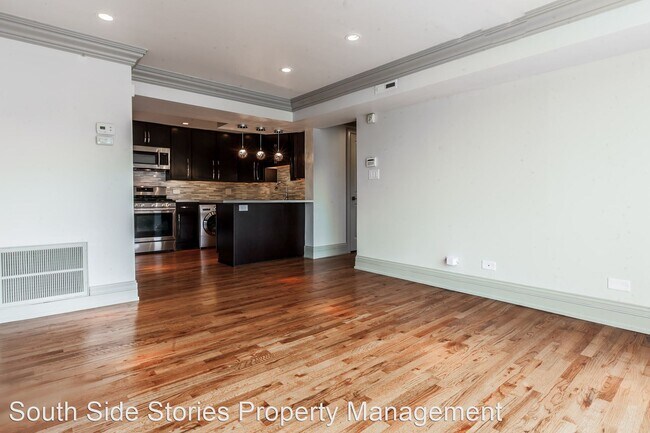 Building Photo - 4950 S King Dr