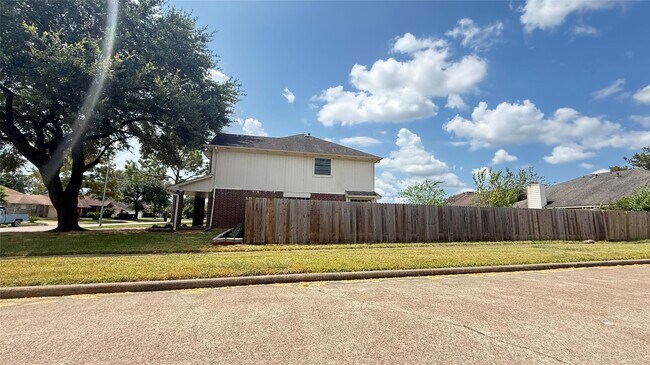 Building Photo - 14402 Stone Park Rd