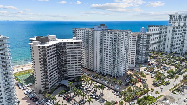 Building Photo - 3800 Galt Ocean Dr