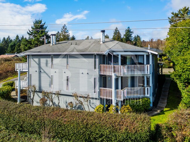 Building Photo - Water view 4 plex close to Silverdale and Public Transportation.