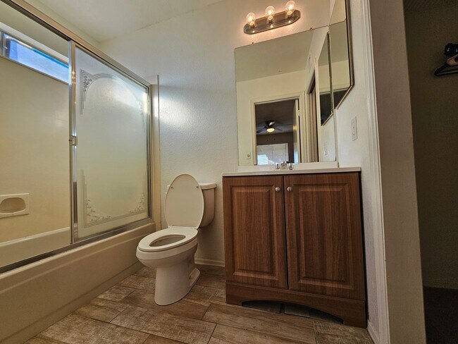 Building Photo - PATIO HOME 3 BED 2 BATH MCKELLIPS AND HORN...