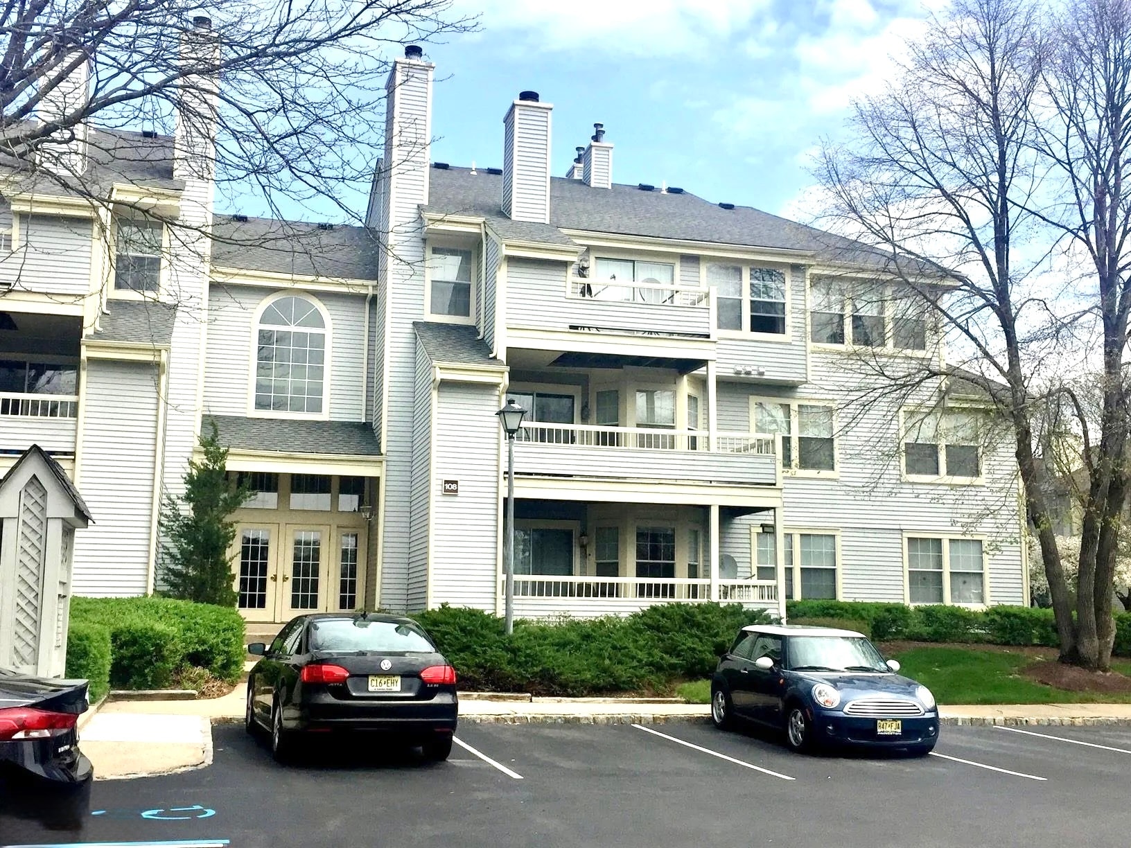 Building Photo - 108 Lowell Ct