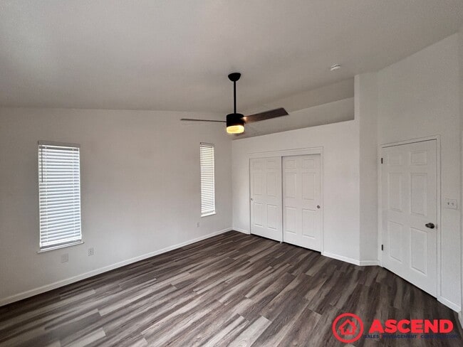 Building Photo - Beautiful 4 Bedroom Home In Rosedale!