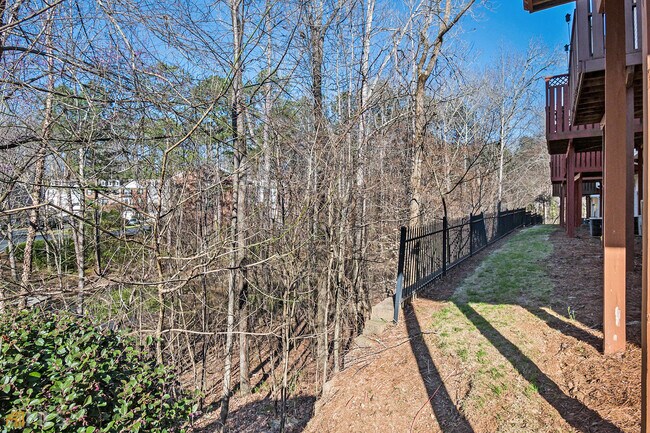 Building Photo - 600 Coligny Ct
