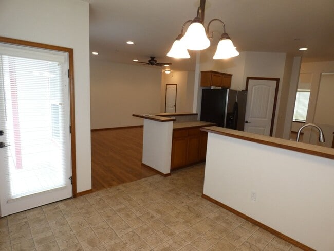 Building Photo - Rolling HIlls Court Rambler