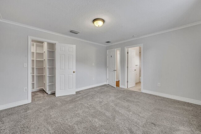 Building Photo - Gorgeous Winter Park Home