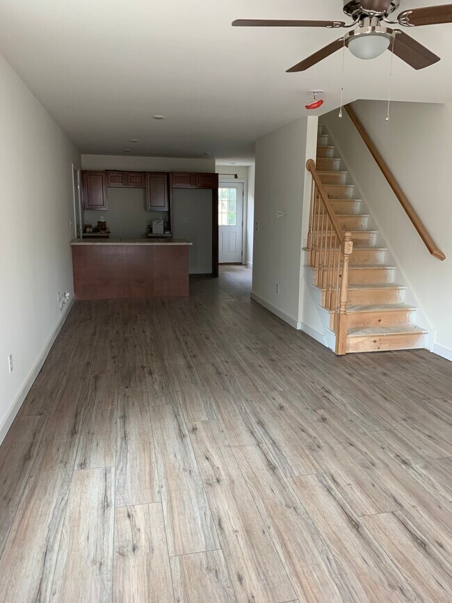 Primary Photo - 36 Vly Rd