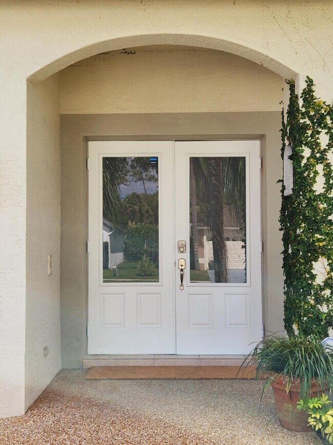Building Photo - 15188 Oak Chase Ct