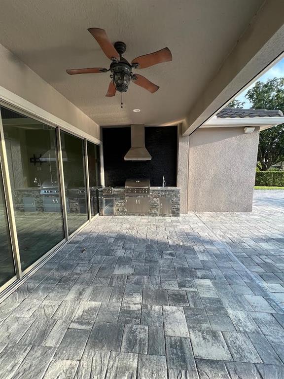 Building Photo - 1115 Estancia Wds Lp