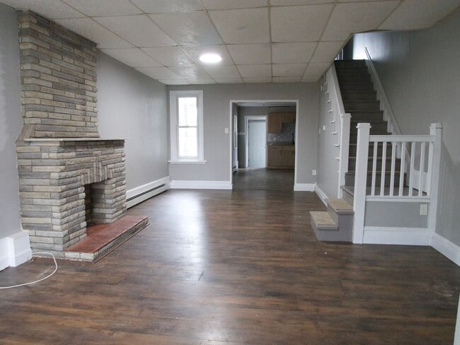 Building Photo - Spacious 4-Bedroom, 1- Bathroom Row home in Allentown – Section 8 Encouraged to Apply!