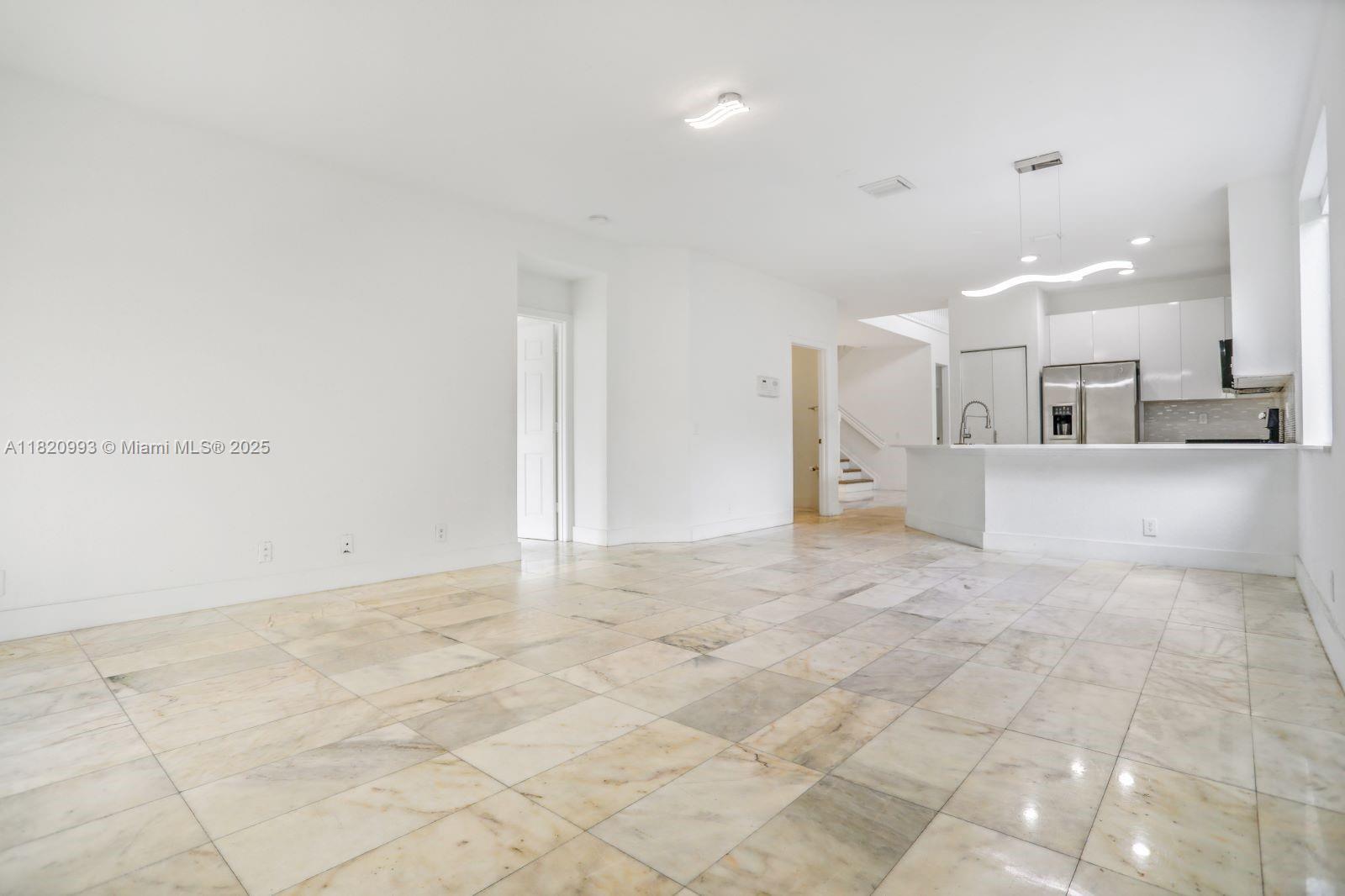 Building Photo - 1126 Golden Cane Dr