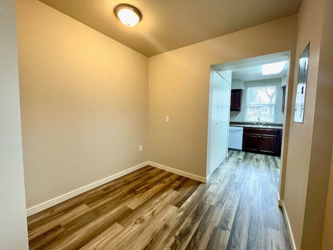 Building Photo - 2101 E Willamette Ave