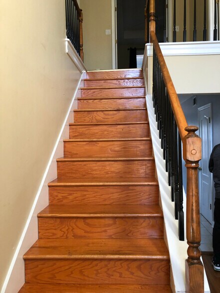 Building Photo - 104 Arbor Cove Way