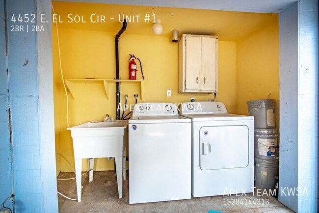 Building Photo - 4452 E El Sol Cir
