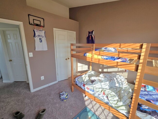 Building Photo - Charming 3 Bed 2.5 Bath End-Unit Townhome with Deck & Patio In The Villages of Saybrook