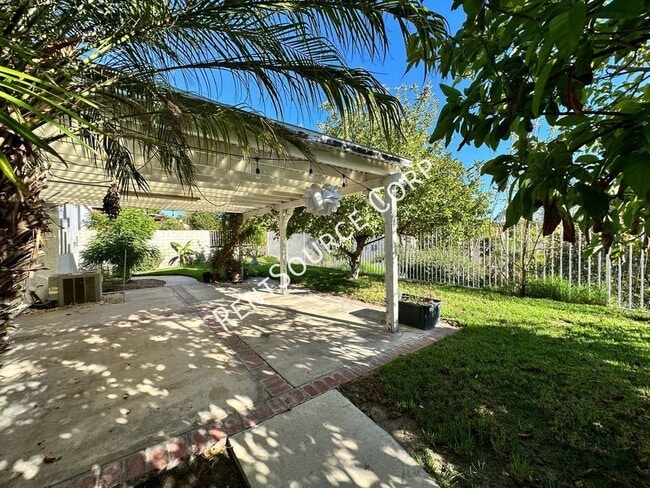 Building Photo - 25506 Paine Cir