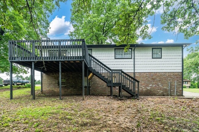 Building Photo - Now Leasing! 4-Bedroom Home with Modern Features & Great Layout