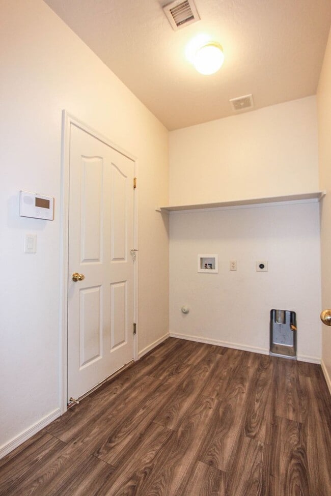 Building Photo - Granville Amenities