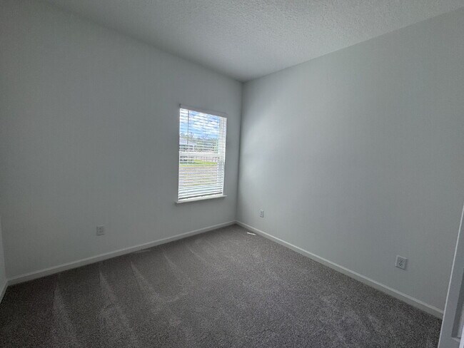 Building Photo - Modern New Construction Home in Central St...