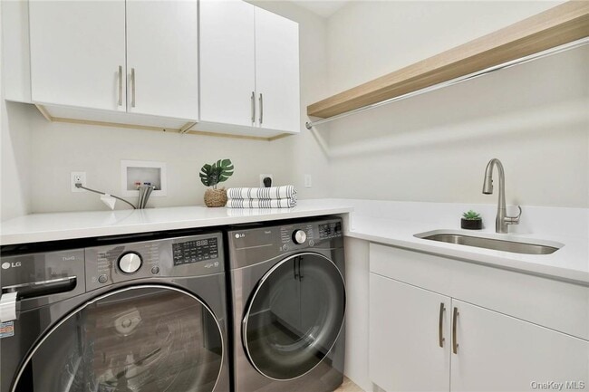 Building Photo - 162 Bedford Rd