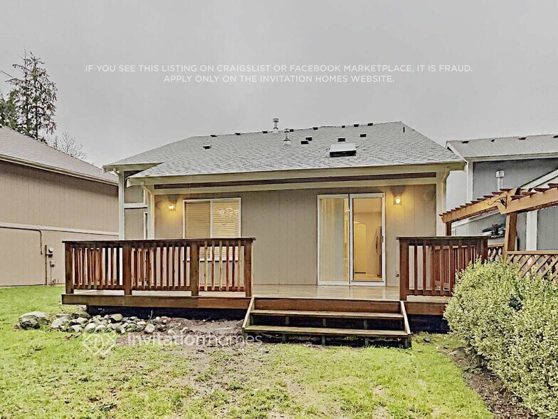Building Photo - 122 85th Ave SE