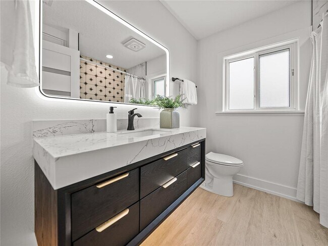 Building Photo - 6709 Cardinal Dr S