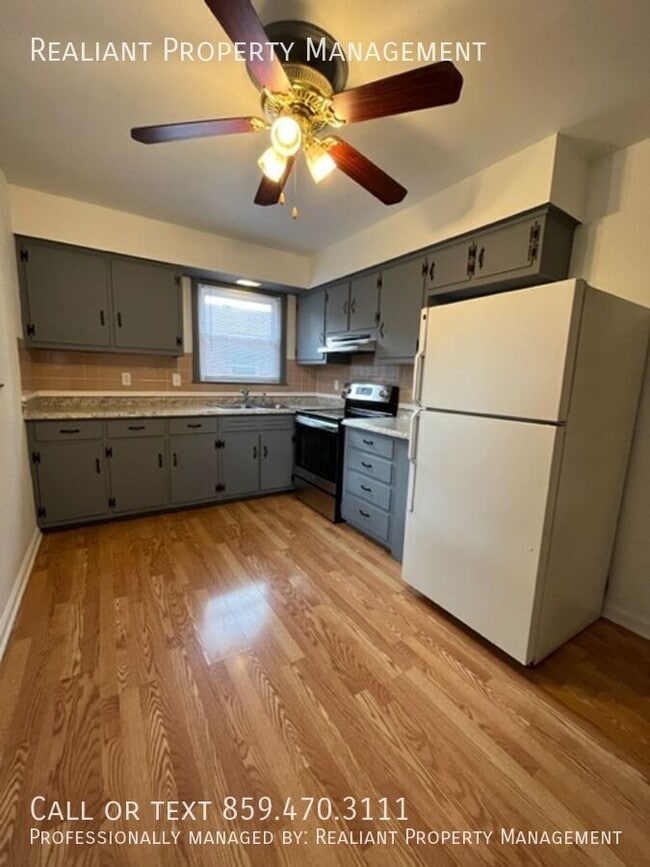 Building Photo - 1503 Roanoke Rd