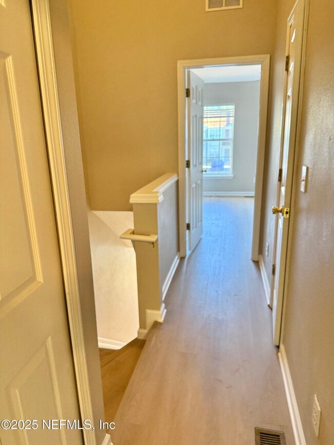 Building Photo - 8432 Thornbush Ct