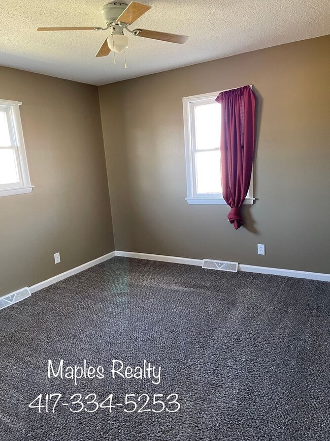 Building Photo - 2 bed / 2 bath home CENTER OF TOWN - BRANS...