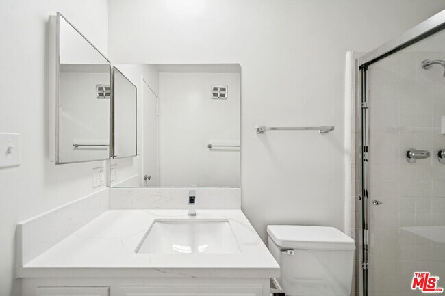 Building Photo - 131 Orlando Ave