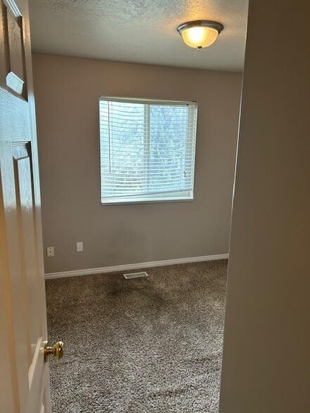 Building Photo - 842 Mallard Loop