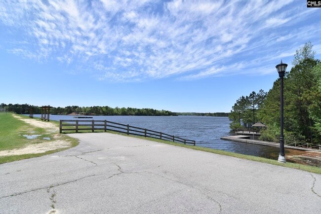 Building Photo - 825 Hidden Point Dr