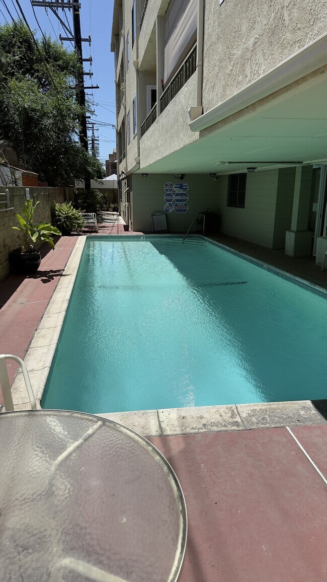 Building Photo - 420 Redondo Ave