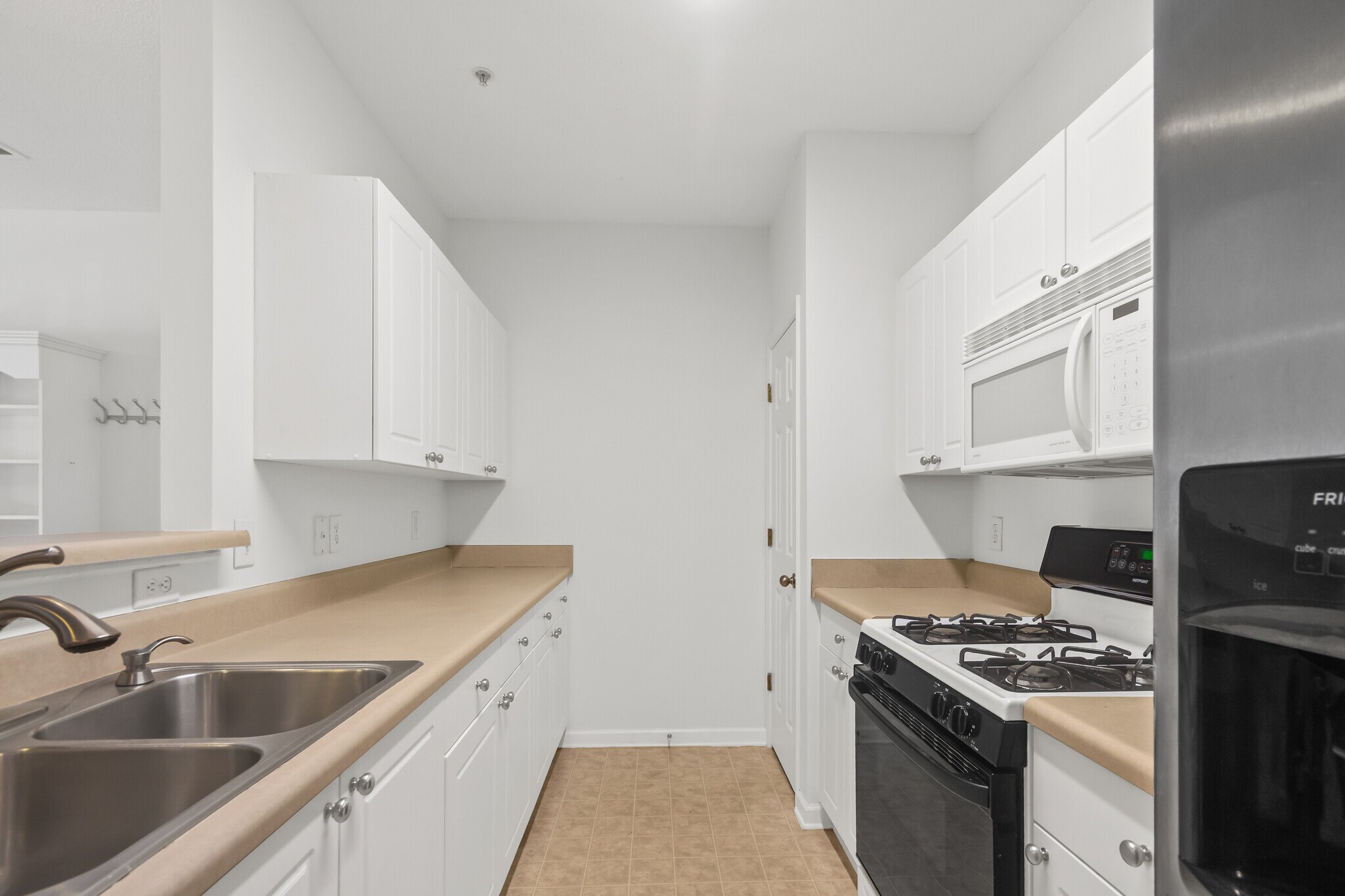 Building Photo - 622 McKenna Cir
