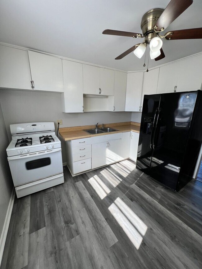 Building Photo - 3-Bed, 2-Bath Home with Finished Basement