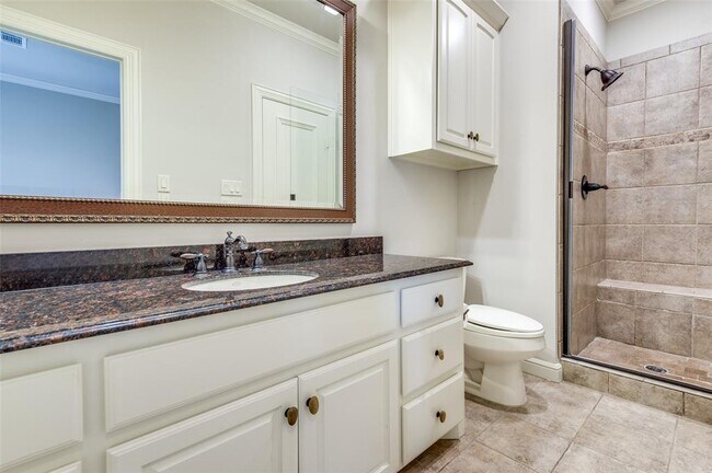 Building Photo - 2613 Round Table Blvd