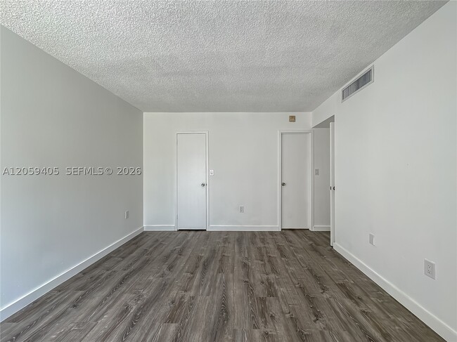 Building Photo - 17570 Atlantic Blvd