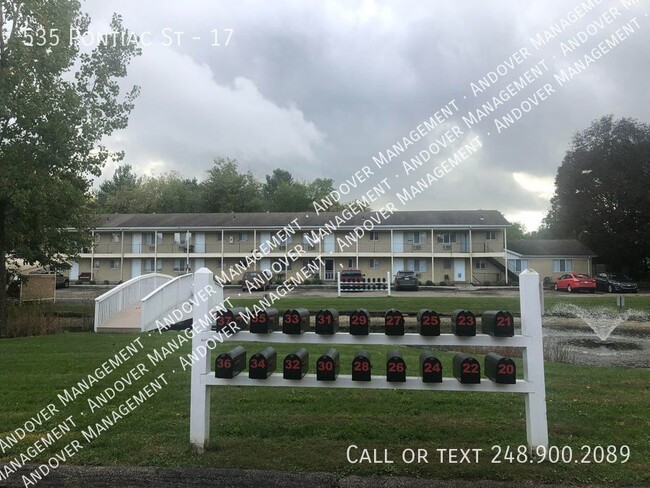 Building Photo - 525 - 535 Pontiac St