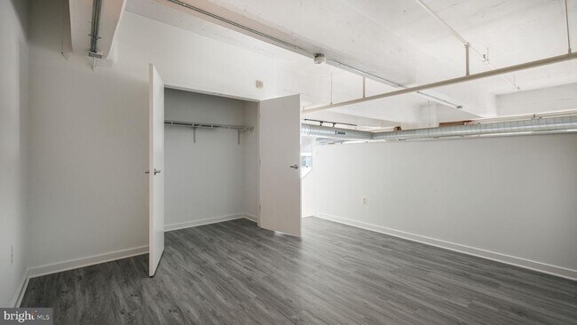 Building Photo - 444 N 4th St