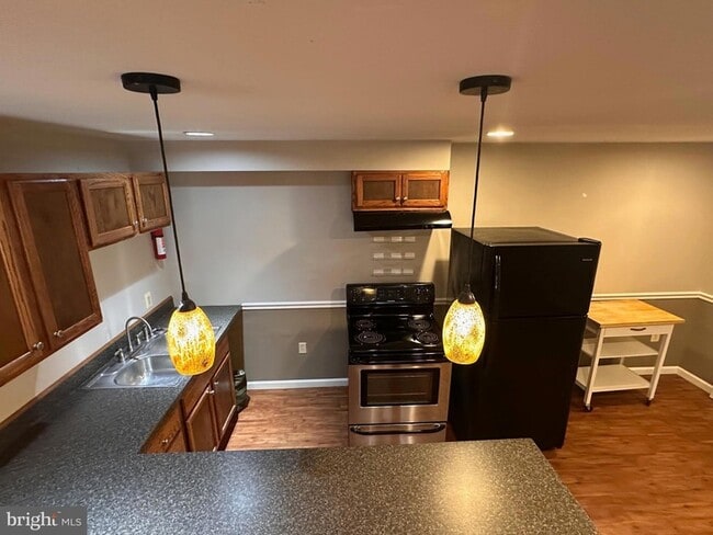 Building Photo - 2289 Potomac Rd