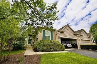 Building Photo - Beautiful 3BR 3BA Townhouse • Updated Kitchen • Deck • 2-Car Garage in Beavercreek