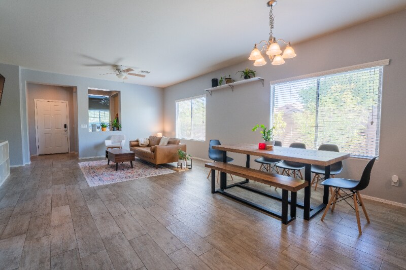 Building Photo - 2313 N Presidential Dr