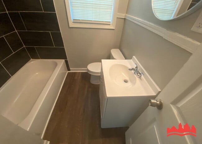 Building Photo - 2302 Alameda Ave